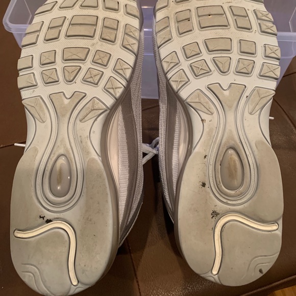 Nikes - Picture 3 of 6